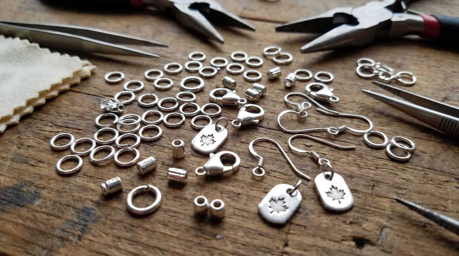 925 sterling silver jewelry Canada findings including clasps, jump rings, and ear wires used by jewelry makers
